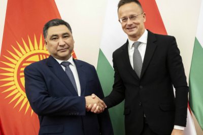 Данияр Амангельдиев встретился с министром внешнеэкономических связей и иностранных дел Венгрии Петером Сийярто